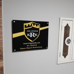 Krk güvenlik kapı tabelası