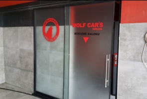 Wolf Car's sürgülü kapı cam buzlama