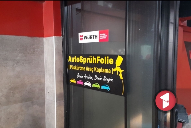 AutoSprühFolie yazılı stickerlar.