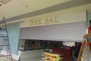 İpekŞal Ankamall Avm mağazası ışıklı kabartma kutu harf tabelası.