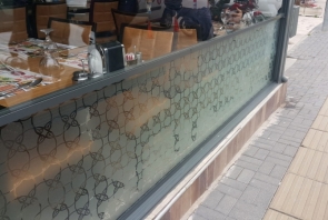 Aspava Restoran giyotin desenli cam buzlama.
